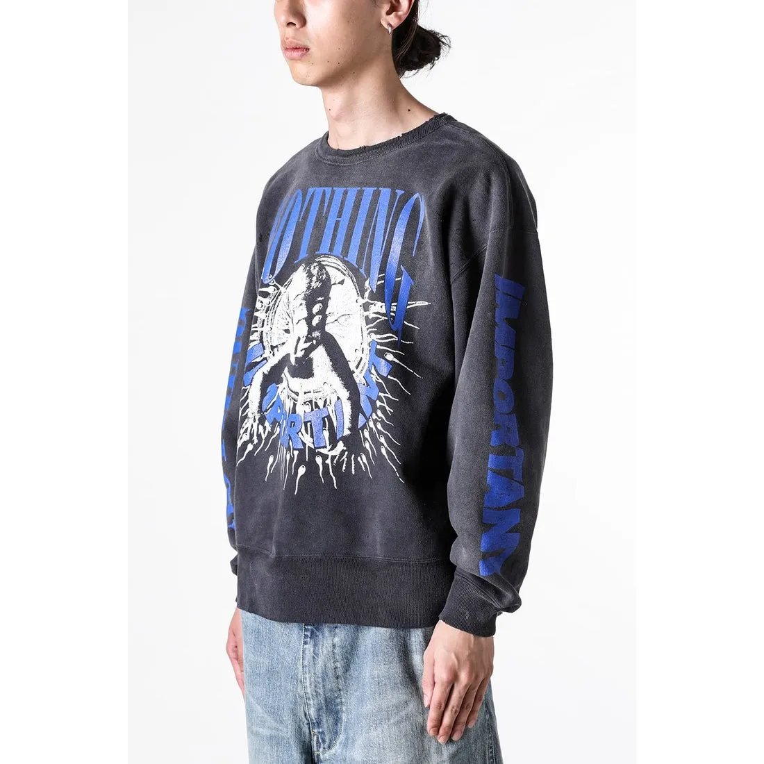 SAINT Mxxxxxx × Kosuke Kawamura KK_CRW SWT/NOTHNG IMP/BLK joint model Holy Infant Tadpole retro distressed sweatshirt, washed black S-XL Assute dyeing, genuine whole garment sprayed with horsetail fading process, collar/cuffs frayed in many places, front and rear panels/sleeves super complicated hanging grinding, heavy washing and distressing, correct fruit mark/angel mark